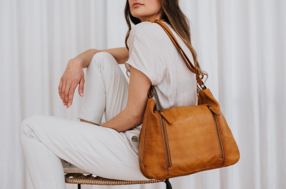 Why Should You Consider Leather Bags Online?