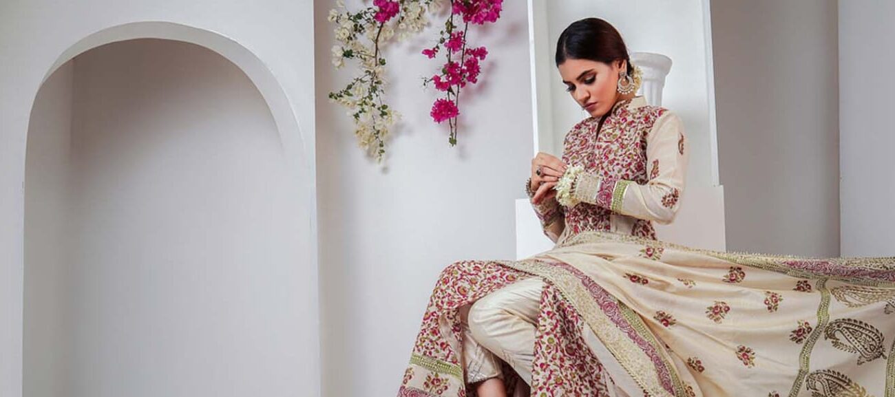 The Benefits Of Buying Branded Pakistani Clothes Online